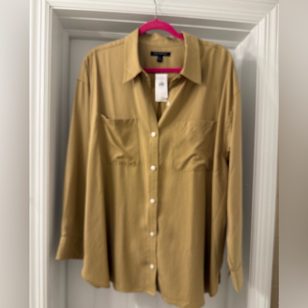 Banana Republic Women’s button front blouse size XL